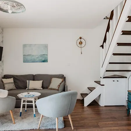 Vila Cukormadar Vendeghaz Lovas